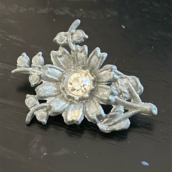 Vintage flower brooch - Picture 1 of 4